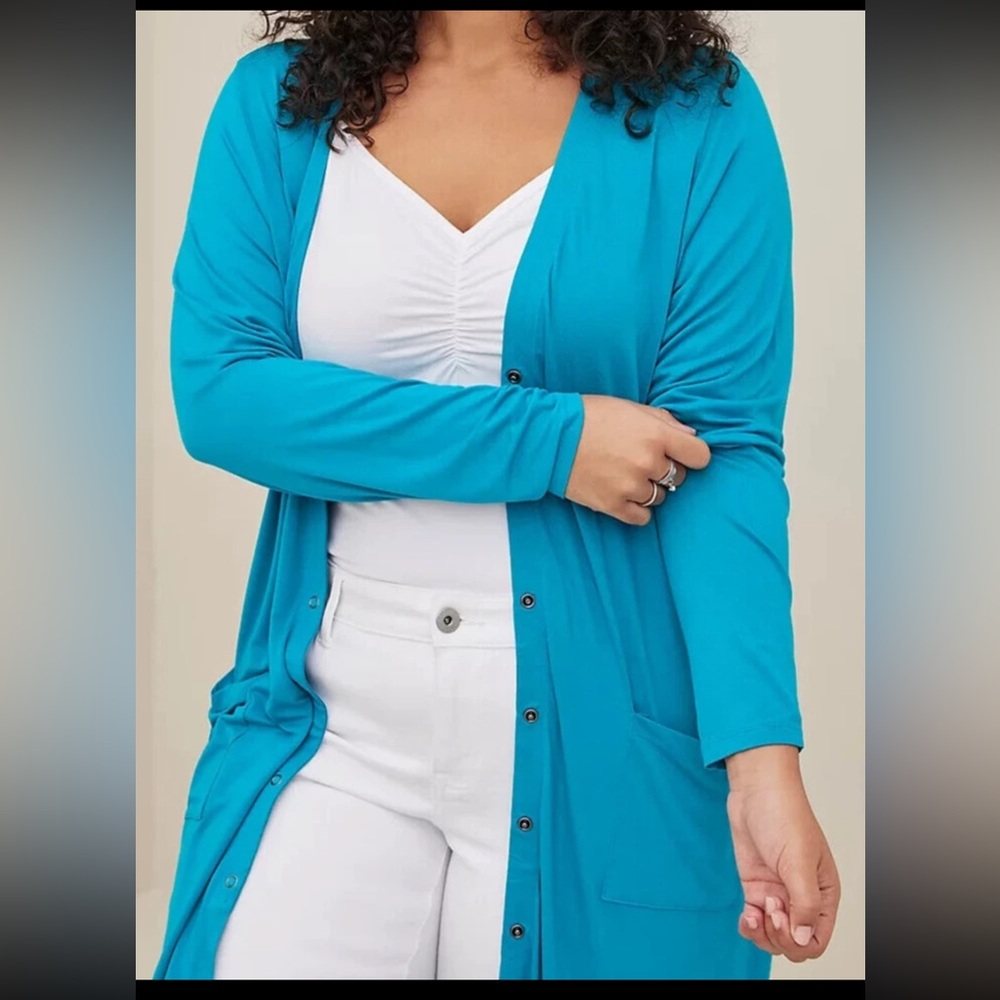 Torrid Super Soft Longline Snap Button Front Card… - image 1